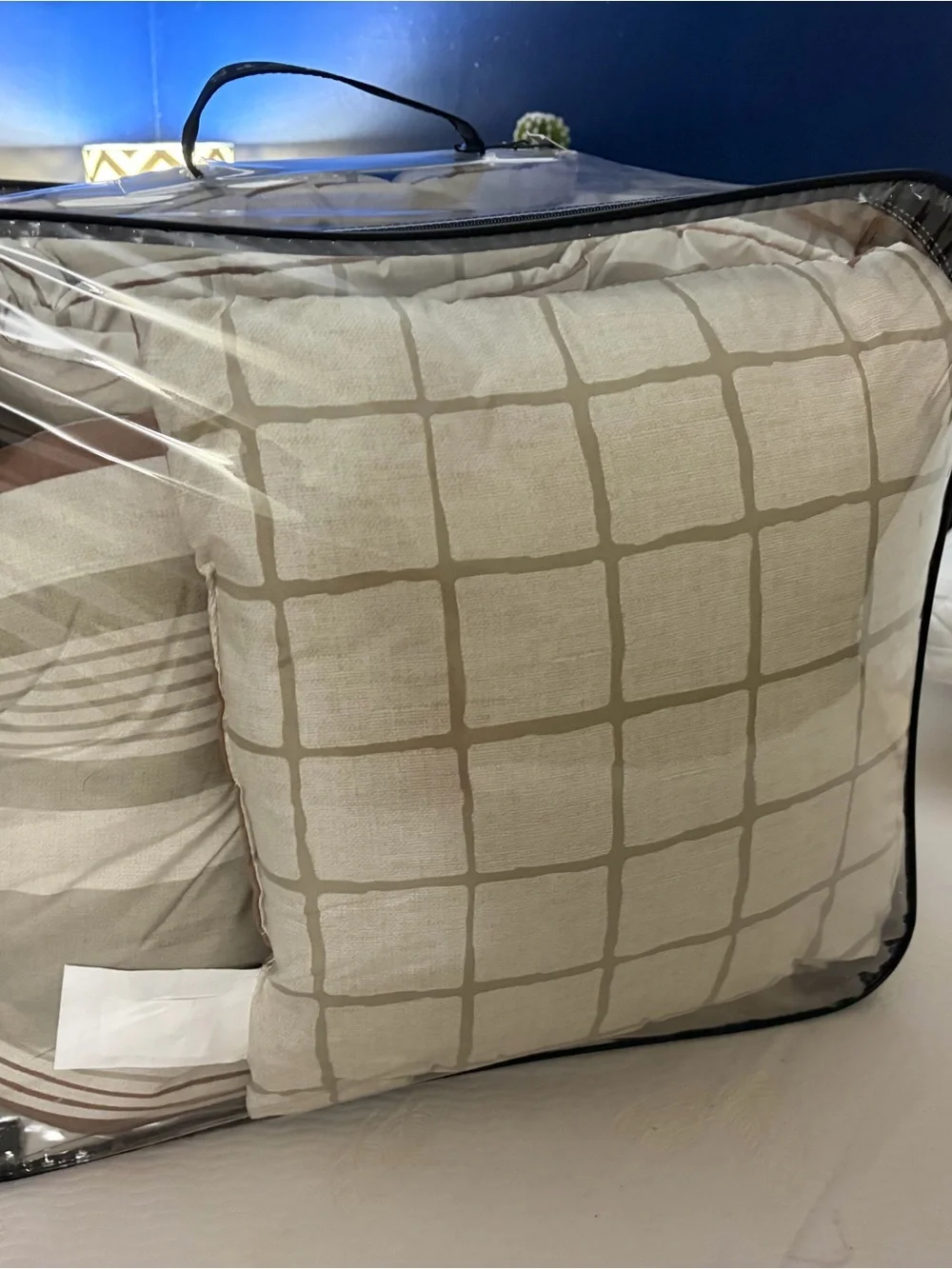 Sanders Reversible Bedding Set - Beige (Full/Queen)